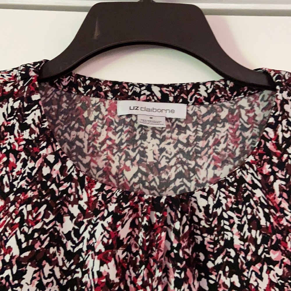 Black, red and white Liz Claiborne top - Picture 3 of 6